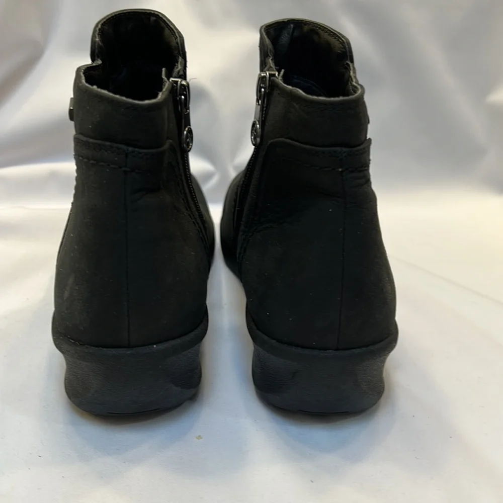 Aravon Fairlee Waterproof Ankle Boot-Size 9.5  NWOB